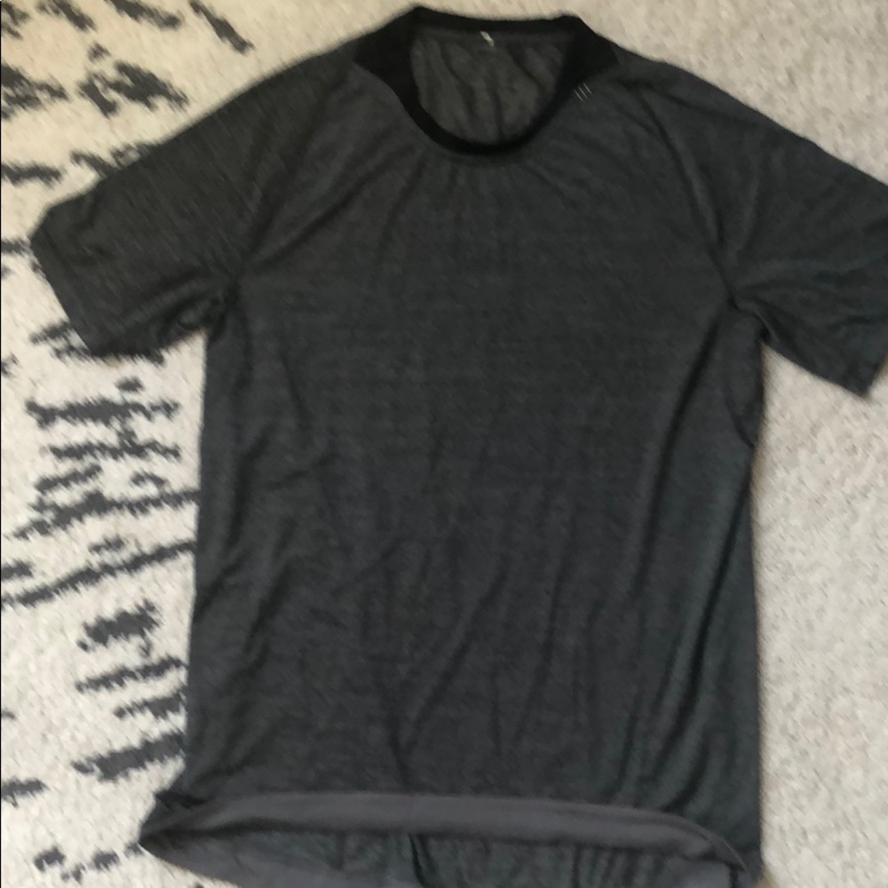 Loved Lululemon vent tech short sleeve